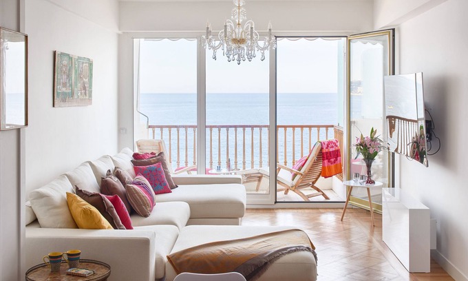 Les Baumettes Apartment | Sunlight Properties RUBY - stylish sea view apartment for 4