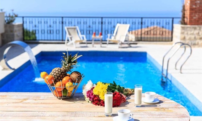 Rezevici Villa | Sunniest Villa Violet