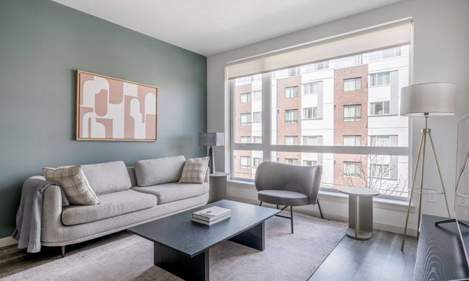 Yesler Terrace Apartment | Sunny First Hill Jr 1BR w/Gym, Roof & Lounge, nr Downtown, by Blueground