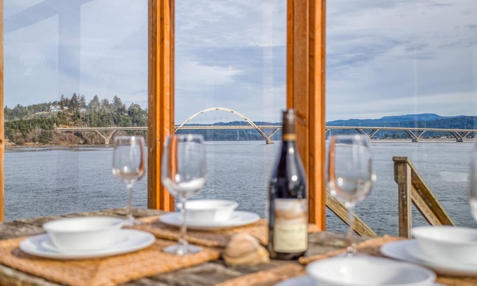 Bayshore House | Sunny Single-Level with Bridge and Bay Views in Bayshore, Beach and Pool Access!