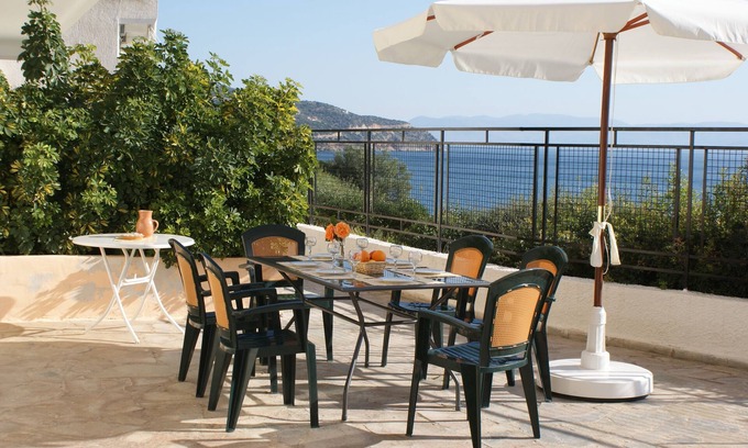 Kefalari Apartment | Sunrise 4 - Beautifully Located Air Conditioned Apartment Above Beach