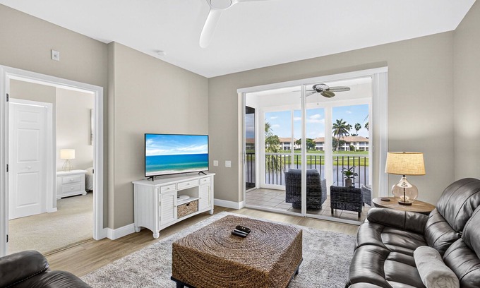 Tropical Cove Condo | Sunrise Fairway Retreat at Lexington CC Golf Village