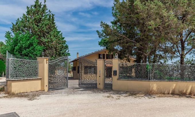 Urbisaglia Apartment | Sunrise Hill Holiday Home - Sunrise Hill Holiday H