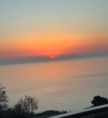 Primorski Apartment | Sunrise l 1BD Sea View l Pool l Free Parking