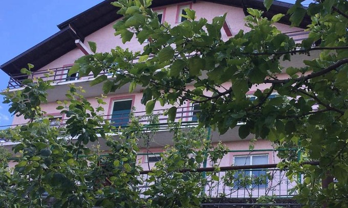 Puke Apartment | Sunrise Lindita