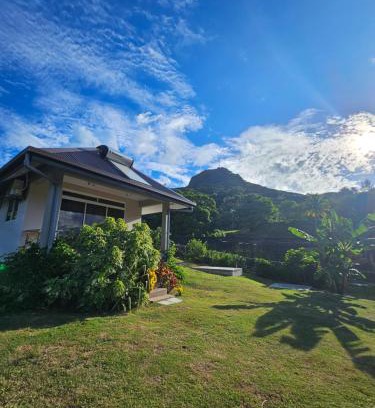 Uturoa House | Sunrise Lodge