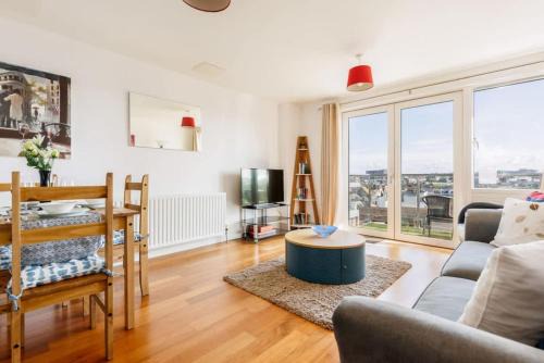 Hamworthy Apartment | Sunrise - Poole Town Balcony Views