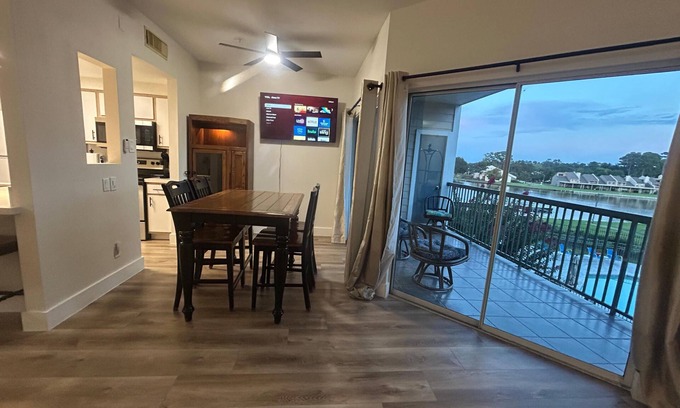 Walden on Lake Conroe Condo | Sunset at the LakenEntire condo in Montgomery, Texas