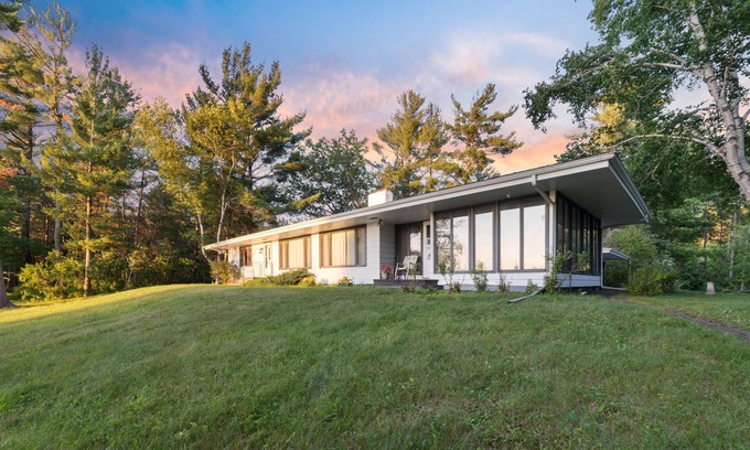 Carlton Cabin | Sunset Bay Lake Home w/Sauna & 32ft Dock