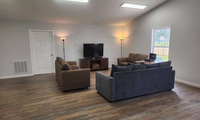 Chesnee Apartment | Sunset Suite- Spacious guest apartment with sunset views and close to amenities!