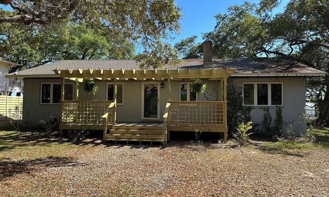 Panacea House | Sunsets & Serenity: Tranquil Waterfront Escape on the Ochlockonee in Panacea