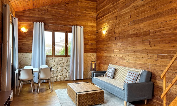 Bagneux Apartment | Sunshine House/with private yard/150m to Metro