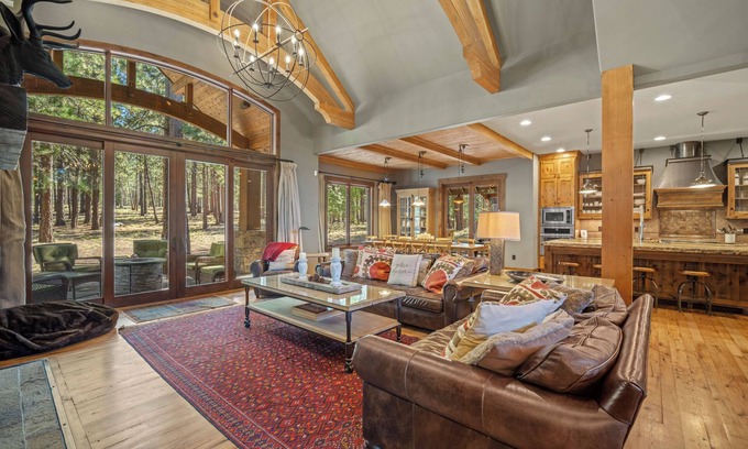 Sunriver House | Sunstone Hideaway with Hot Tub, Firepit & Pool Table