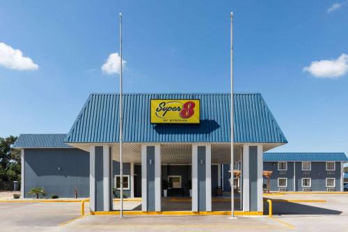 Buffalo Hotel | Super 8 by Wyndham Buffalo