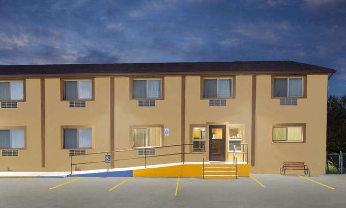 Diamondville Hotel | Super 8 by Wyndham Diamondville Kemmerer