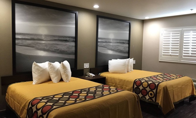 Lincoln Acres Hotel | Super 8 by Wyndham National City Chula Vista