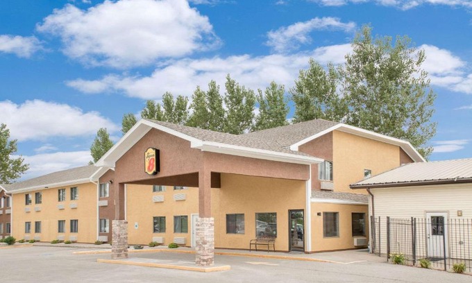 Webster City Hotel | Super 8 by Wyndham Webster City IA