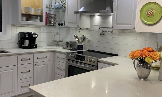 Cottage Grove House | Super clean Home, Hot Tub & Walk to Downtown Low FEES A+ Reviews