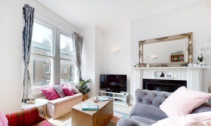 Clapham Apartment | Superb 2 bed flat next to Clapham South station