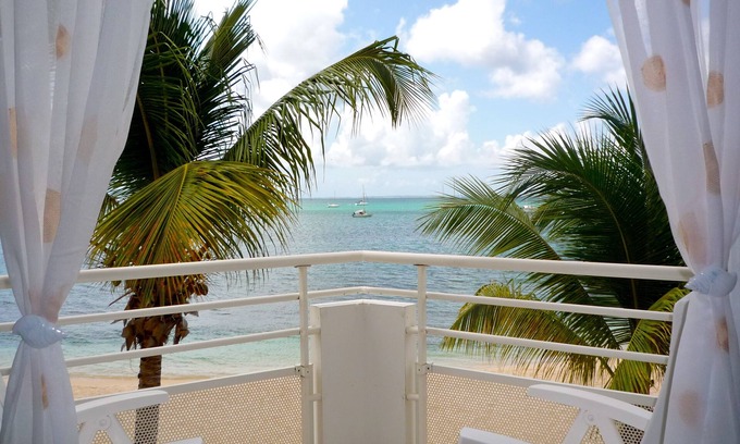 Marigot Condo | Superb Beachfront Studio with Ocean View in Marigot