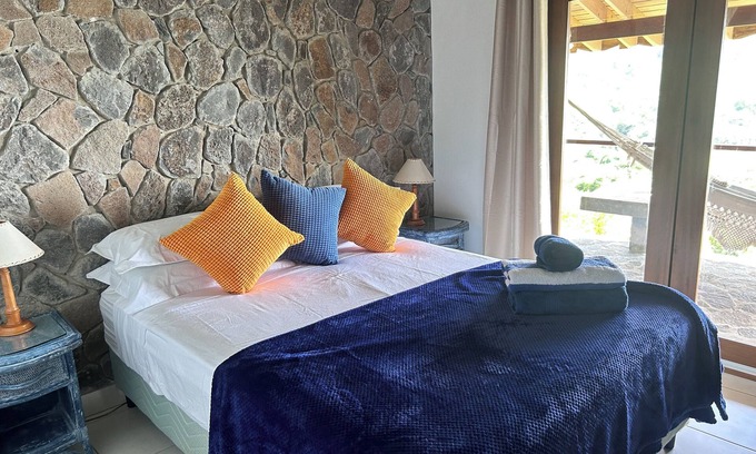 Spring Estate House | Superb house with idyllic views - 5min from the beach - close to bars & rest