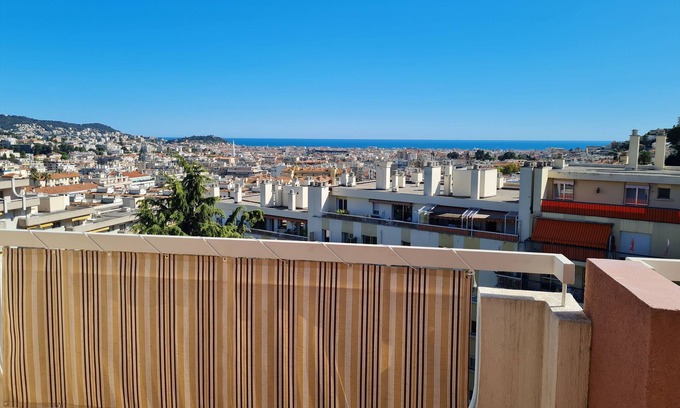 Saint Maurice Apartment | Superb T2 terrace with 180-degree sea view in a quiet location