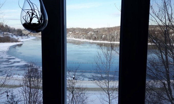 Sherbrooke House | Superbe studio au bord de l'eau. Vue panoramique! 50% sur location au mois!