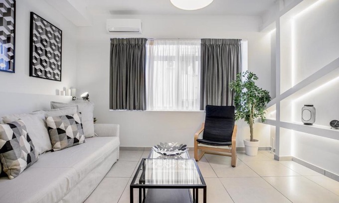 Monastiraki Apartment | Supreme B1 Apartment in Syntagma
