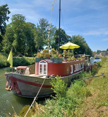Pont-Remy Boat Rental | Sur la Somme à bord de la péniche Arche de Noé