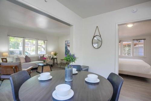 Beach Barber Tract House | Surf Shack 3