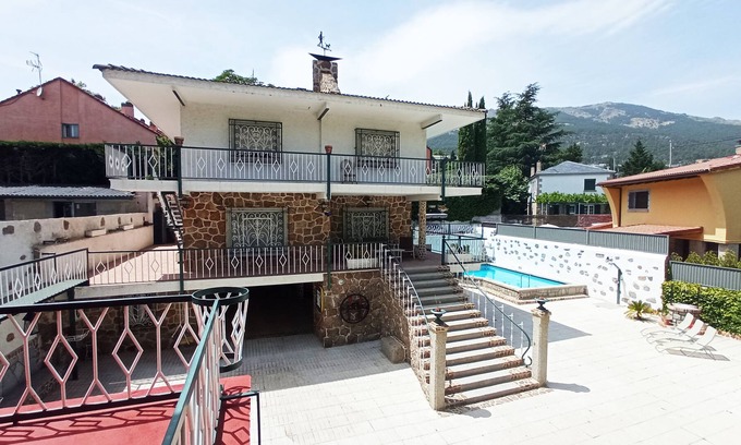 San Lorenzo de El Escorial Ski Chalet | SUYOLUCE, villa with private pool * El Escorial *