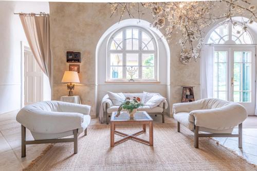 Szentgalosker House | Svastics kúria