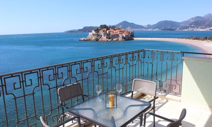 Sveti Stefan House | Sveti Stefan Beach Apartment