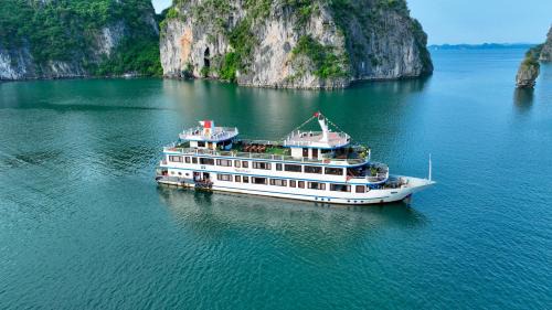 Bai Chay Boat Rental | Swan Cruises Halong