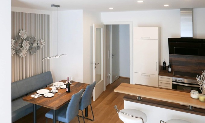 Gmain Apartment | Swan vacation apartment 60 sqm with terrace and 2 bathrooms in the pedestrian zone