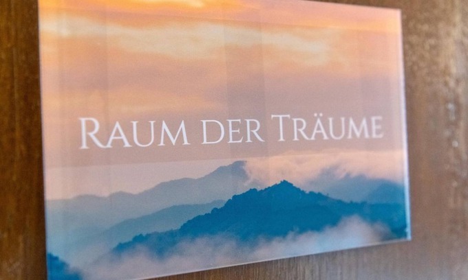 Kurzes Holz Apartment | "Sweet Dreams" - double room, shared bathroom, WC - Traumoase Wolfenbüttel