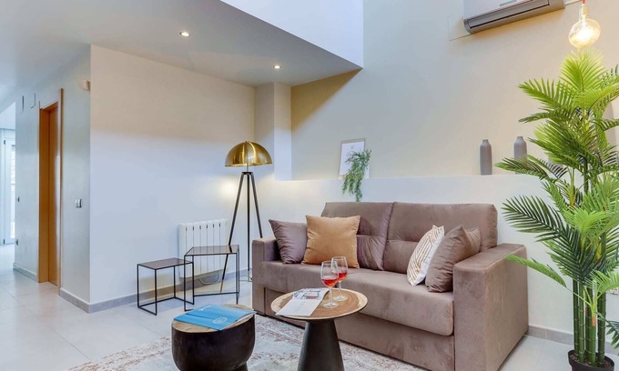 Hostafrancs Apartment | Sweett | Callao I - Three Bedroom Apartment, Sleeps 7