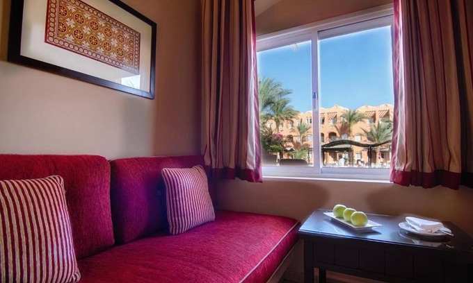 Makadi Bay Resort | Swim, Splash and Relax – Outdoor Pool Access Near Makadi Water World Aqua Park