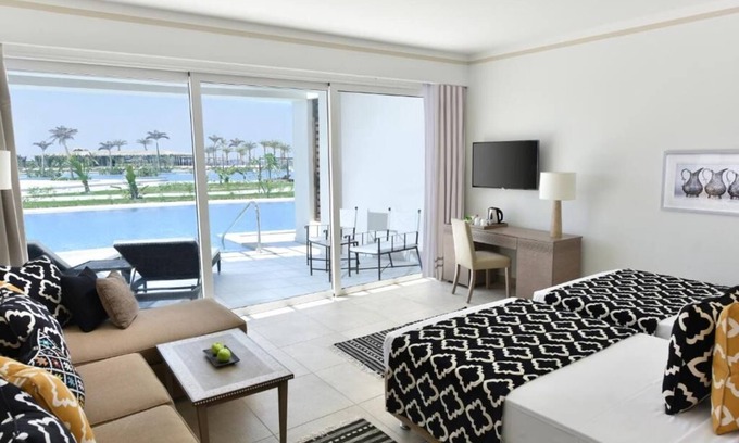 El Quseir Hotel | Swim-Up Room Designed for Unmatched Serenity + Poolside Views