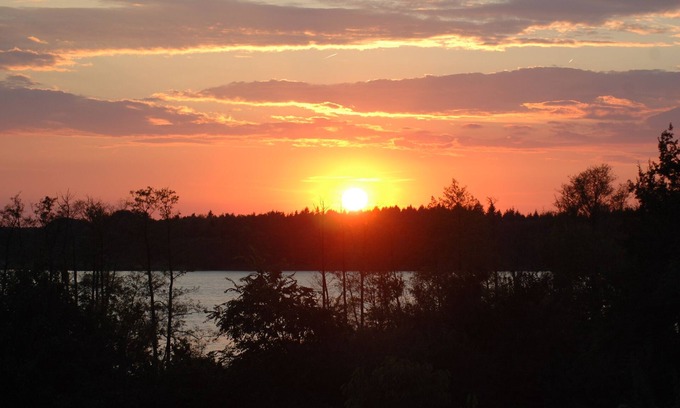 Werder Apartment | Swimming lake right by the large garden, dogs like, south-facing slope