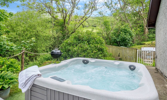 Nant Peris House | Swn y Nant - Three Bedroom House, Sleeps 6