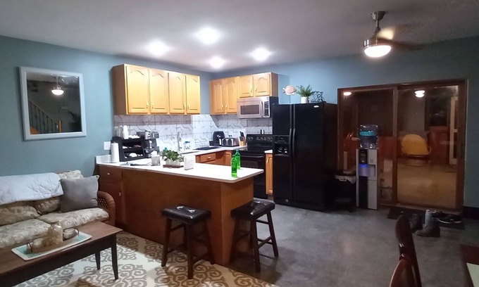 Sylvan Beach House | Sylvan's Sunkissed Sandcastle. 2 blocks from the beach