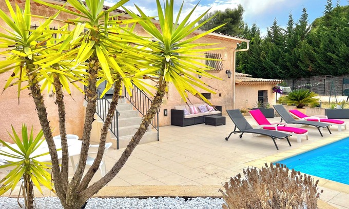 Frejus Apartment | T2 apartment in condominium (Villa) with pool access