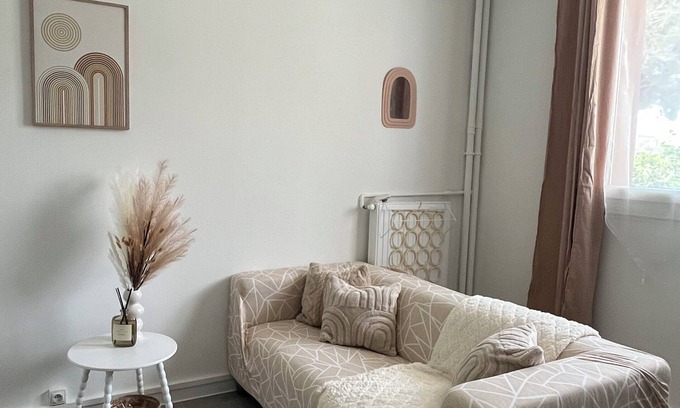 Toulon Apartment | T3 3min walk from TGV station - Cosy - Bright - Functional - Parking spaces