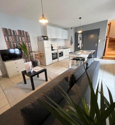 Carhaix-Plouguer Apartment | T3 50m2 Lumineux proche mairie - plein centre