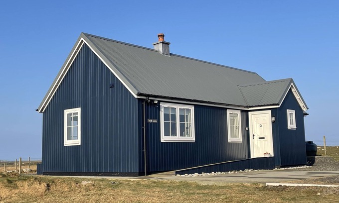 Baleshare Cottage | TAIGH GORM, family friendly, character holiday cottage in Balivanich