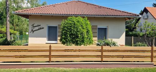 Balatonmariafurdo Apartment | Tamási Nyaralóház