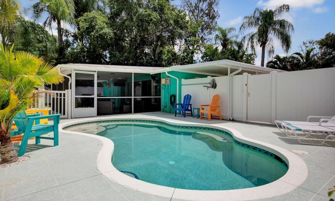 Ridge Wood Heights House | Tana’s Siesta Getaway - Heated Private Pool