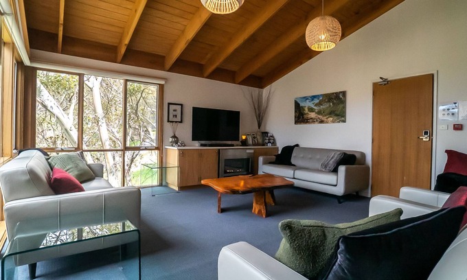 Baw Baw Village Cabin | Tanjil Creek lodge - (Whole Lodge 1-4) Luxury in the Alps