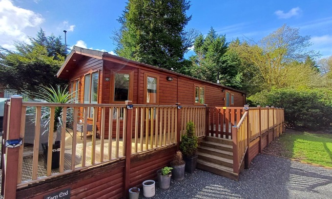 Troutbeck Bridge Cabin | Tarn End Lodge - a holiday lodge that sleeps 4 guests in 2 bedrooms